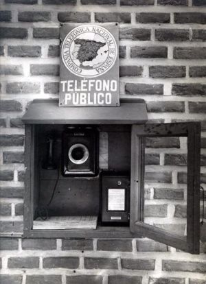 Primer teléfono público 
